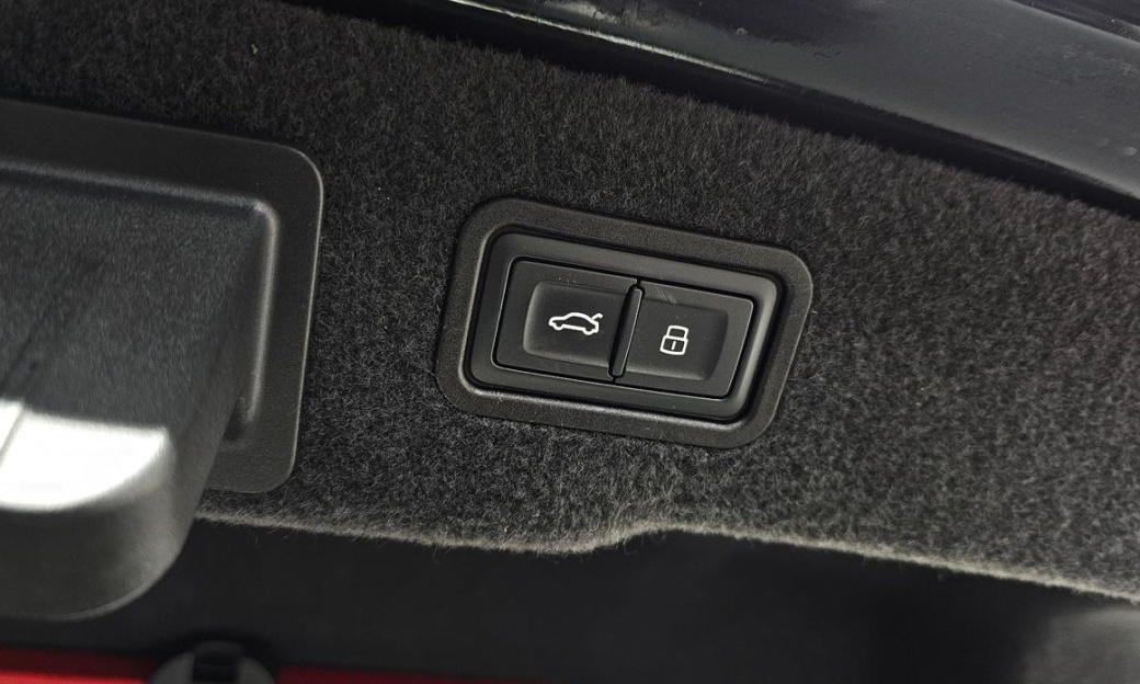Audi A8 55 TFSI Quattro LWB, 2021