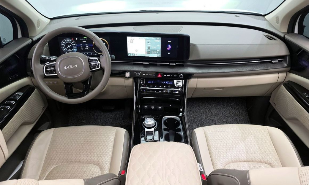 Kia Carnival 9-Seater Signature, 2023
