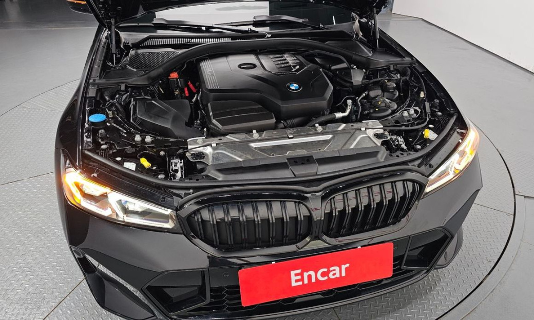 BMW 3-Series 320i M Sport, 2024