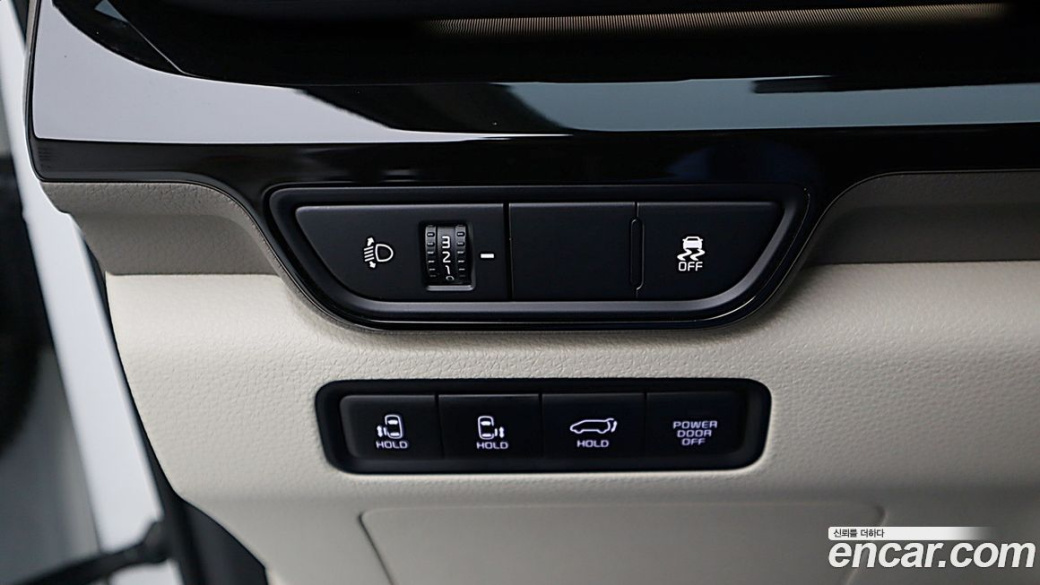 Kia Carnival 7-Seater Signature, 2024