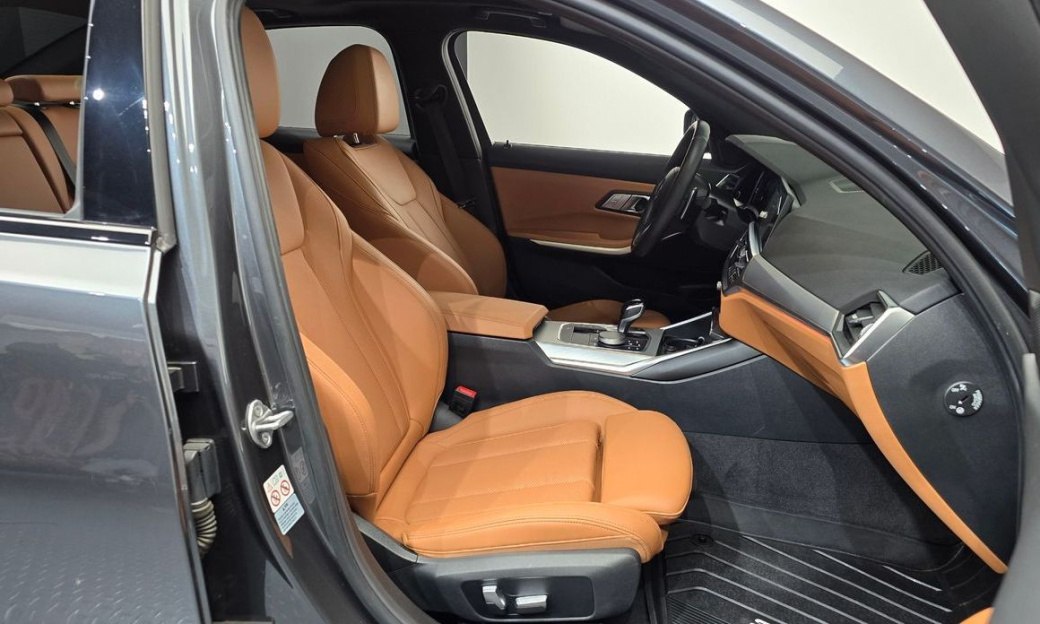 BMW 3-Series 320i M Sport, 2022
