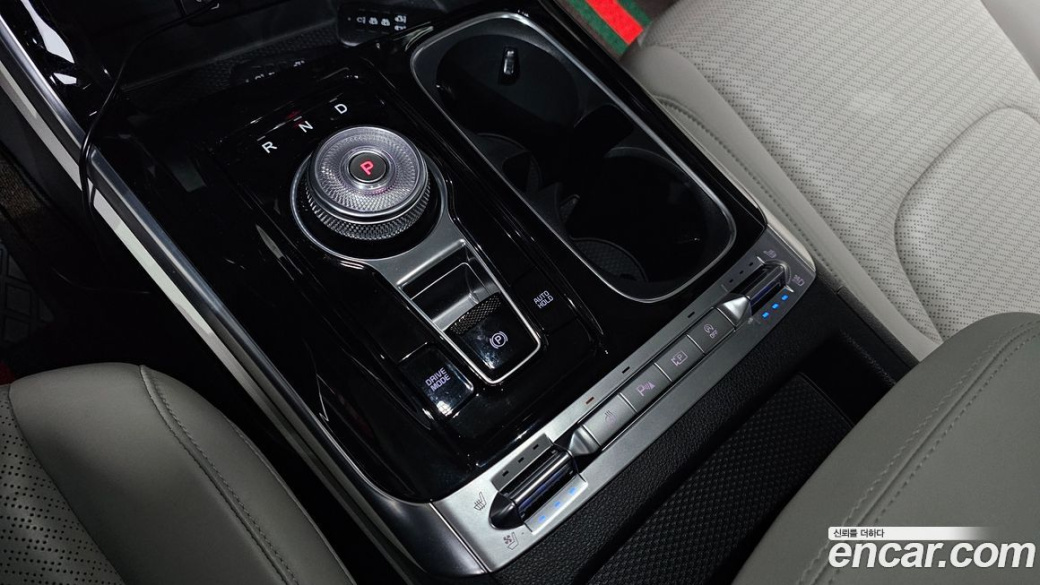Kia Carnival 9-Seater Signature, 2023