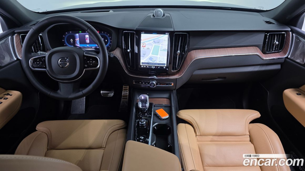 Volvo XC60 B6 Ultimate Bright, 2024