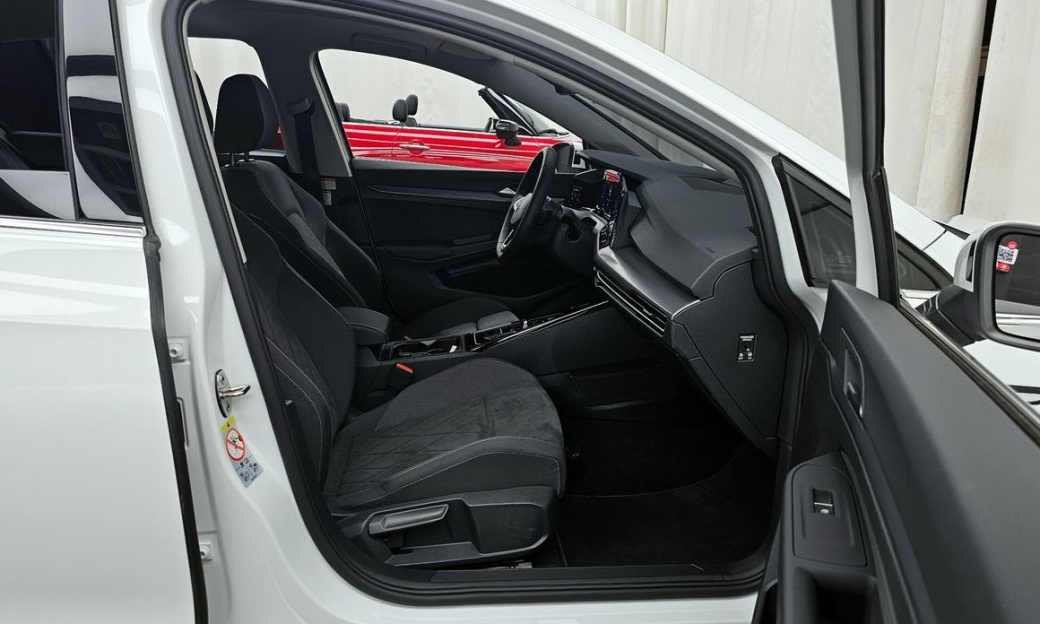 Volkswagen Golf 2.0 TDI Prestige, 2024