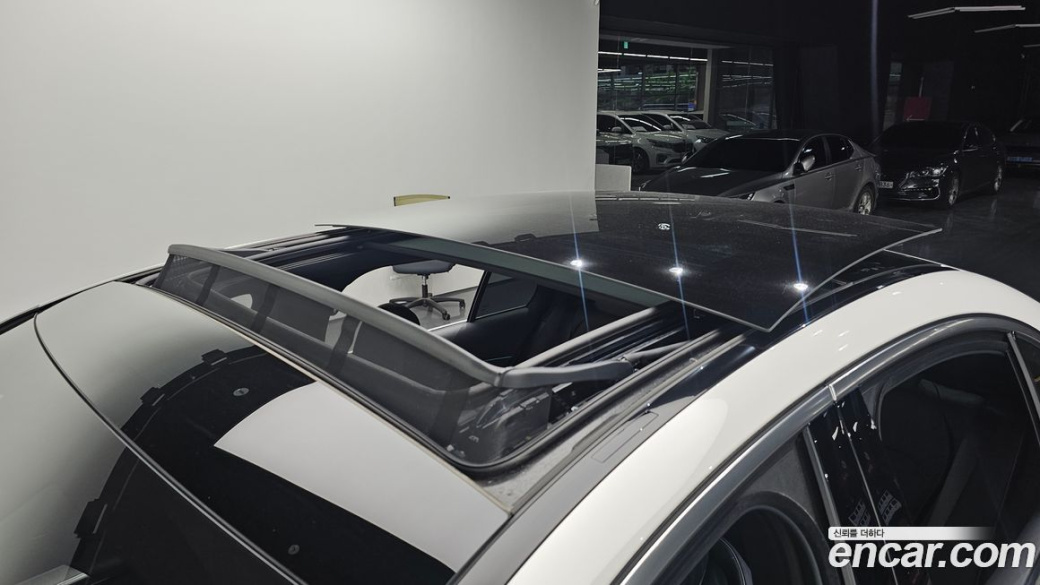 Mercedes-Benz E-Class E300 4MATIC AMG Line, 2024