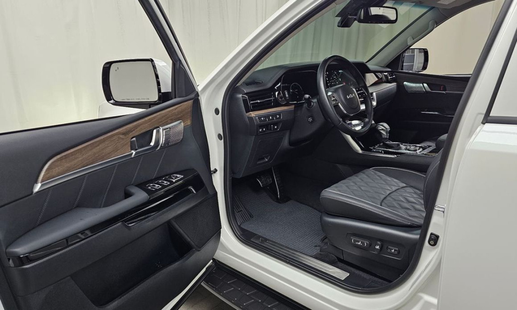 Kia Mohave Diesel 3.0 4WD 7-Seater, 2024