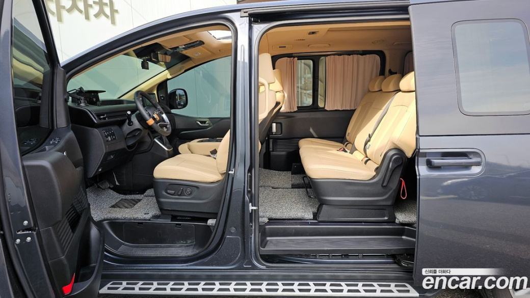 Hyundai Staria Tourer 9-Seater, 2024