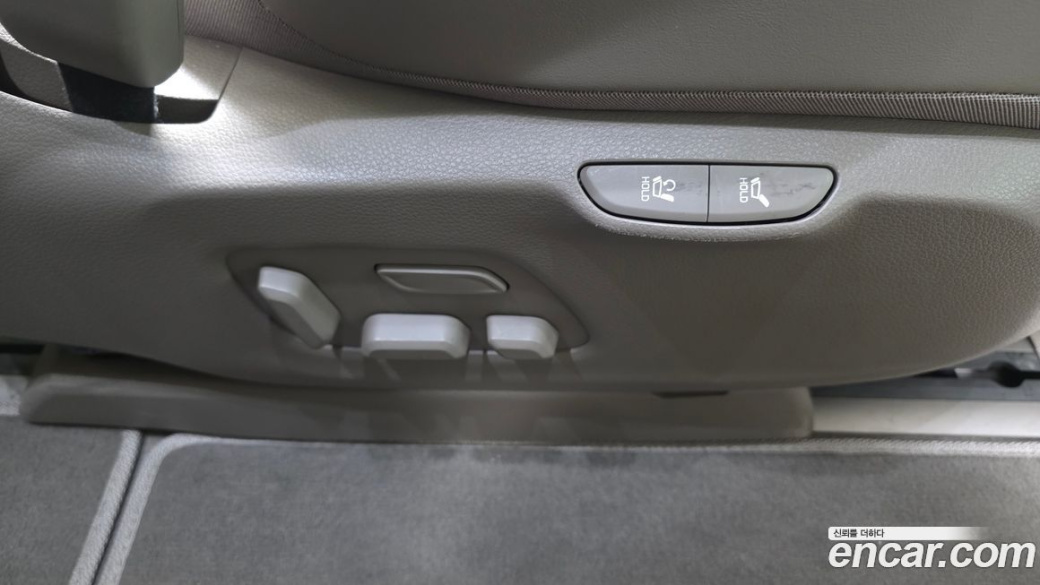 Kia Carnival 7-Seater Gravity, 2024