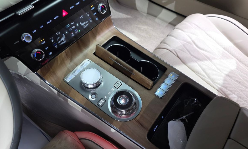 Genesis G80 Gasoline 2.5 Turbo AWD, 2025