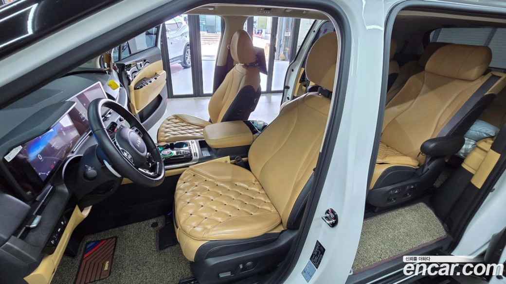 Kia Carnival 7-Seater Signature, 2023