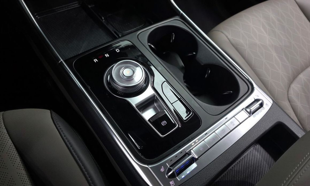 Kia Carnival 9-Seater Noblesse, 2024