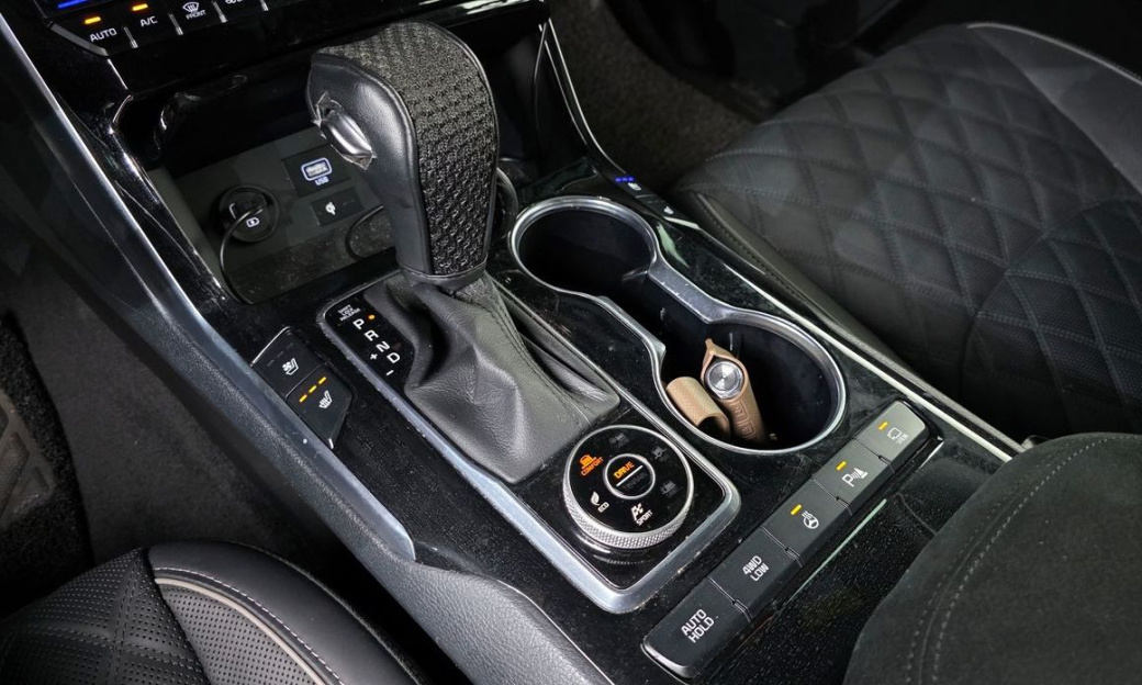 Kia Mohave Diesel 3.0 4WD 7-Seater, 2023