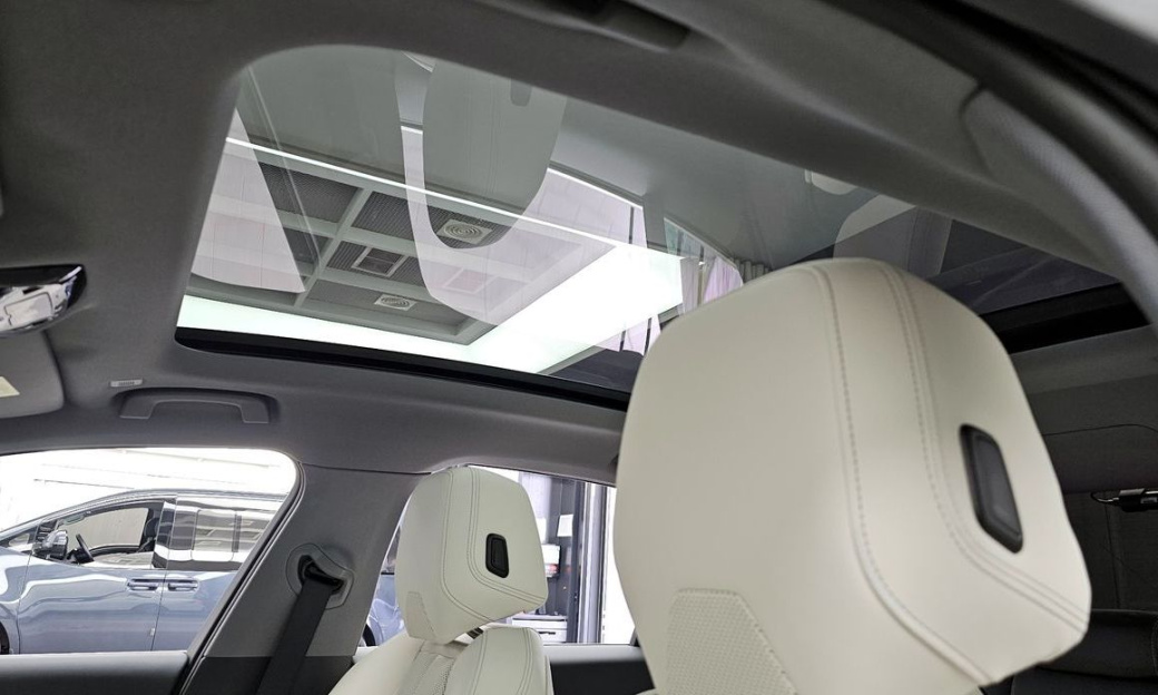 BMW 5-Series 520i, 2025