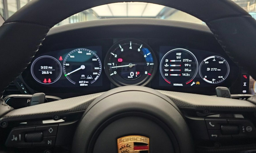 Porsche 911 Carrera Cabriolet, 2024