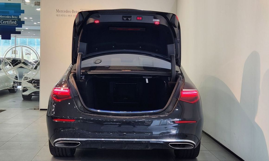 Mercedes-Benz S-Class S500L 4MATIC, 2025