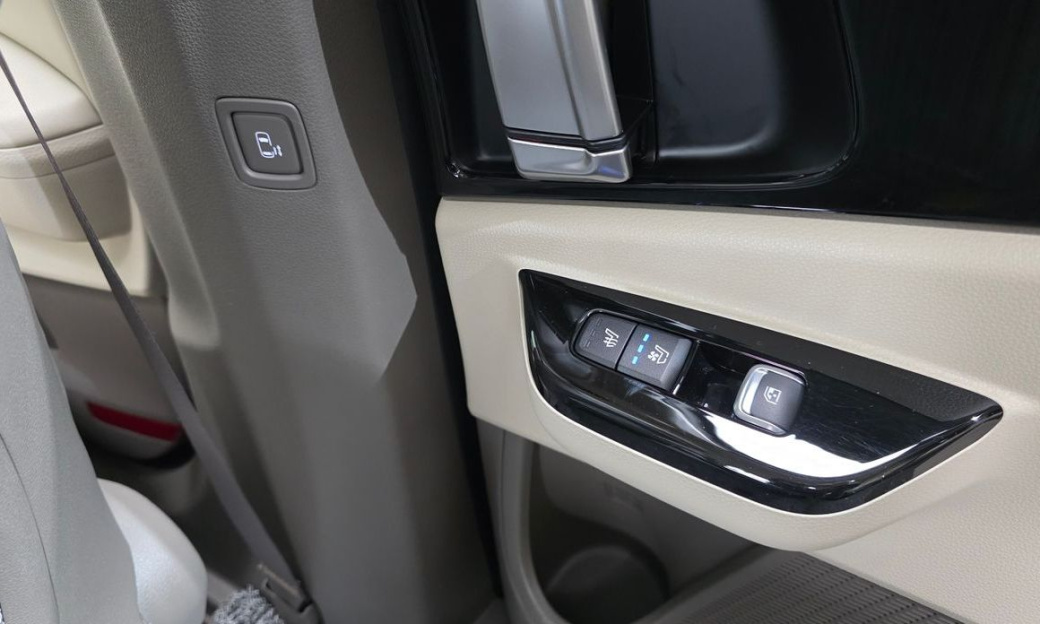 Kia Carnival 7-Seater Noblesse, 2023