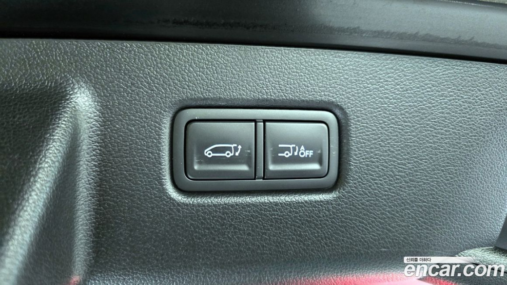 Hyundai Staria 4WD Lounge 9-Seater, 2023