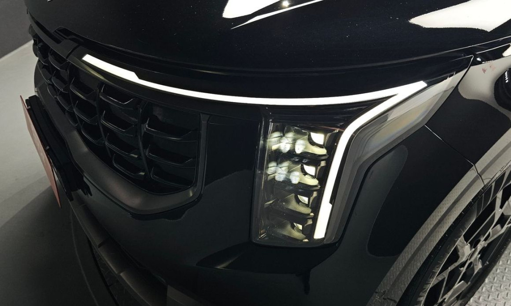 Kia Carnival 9-Seater Gravity, 2025