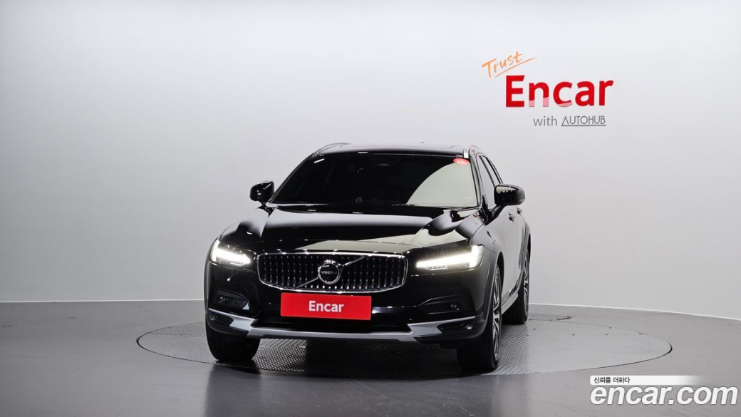 Volvo V90 B5 Ultimate AWD, 2024