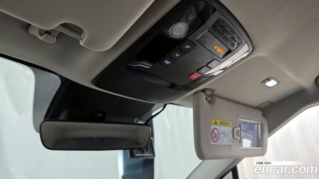 Kia Carnival 9-Seater Prestige, 2024