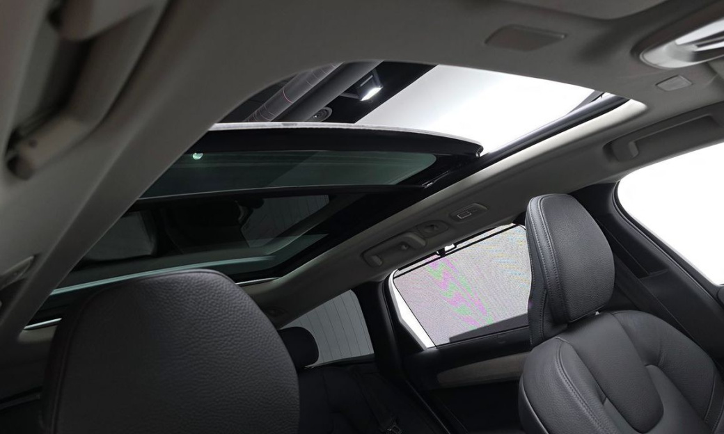 Volvo V90 B5 Plus AWD, 2025