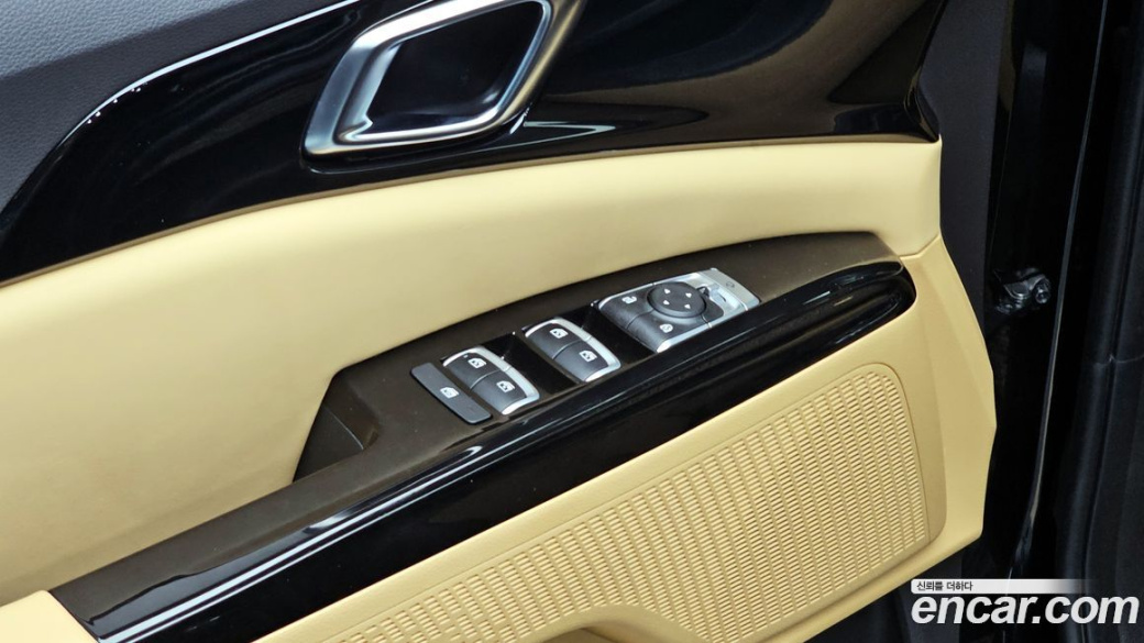 Kia Carnival 9-Seater Noblesse, 2023