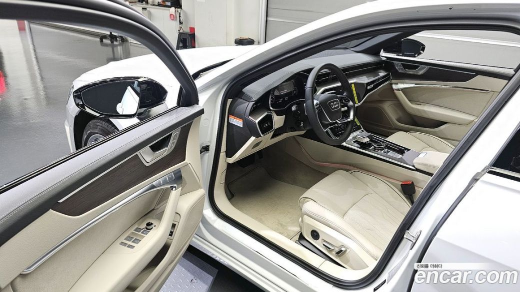 Audi A6 45 TFSI Premium, 2025