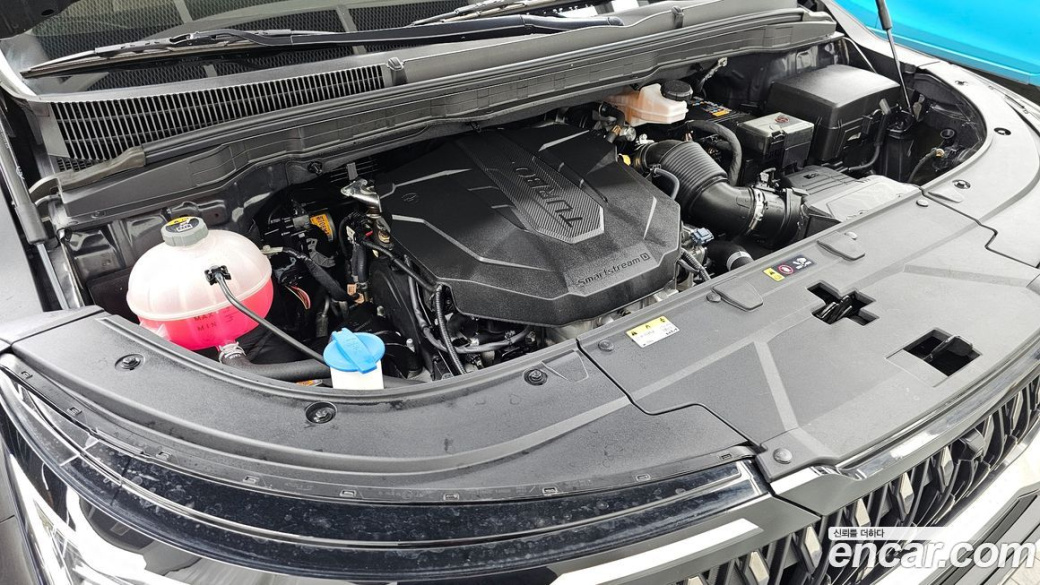 Kia Carnival 9-Seater Prestige, 2024