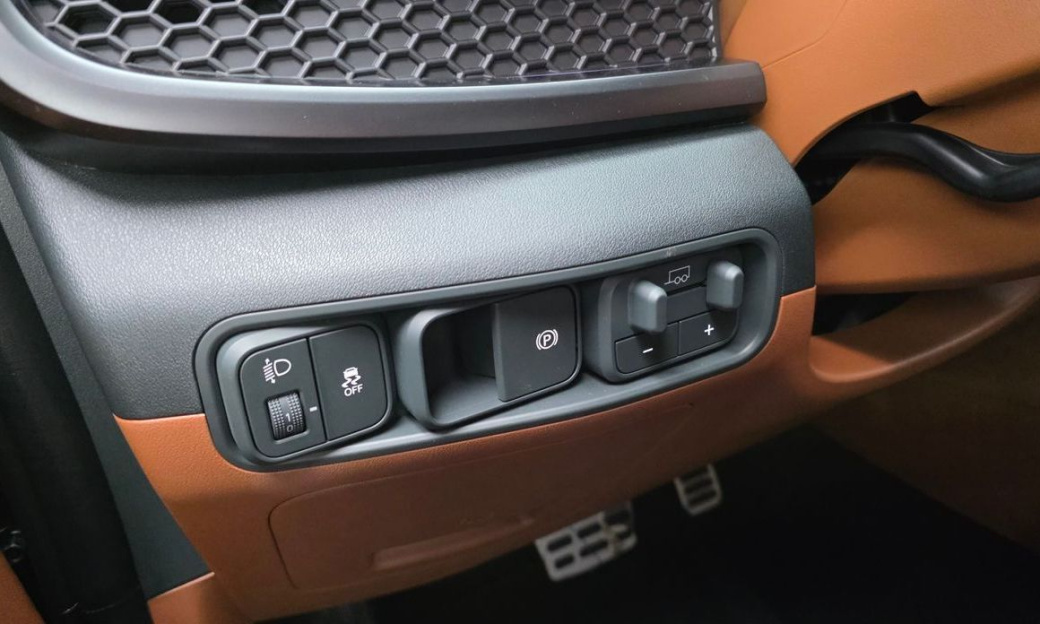 Kia Tasman 2.5T Gasoline 4WD, 2026