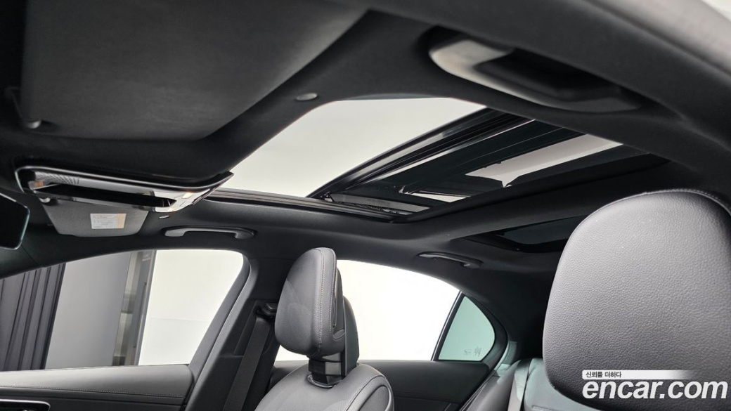Mercedes-Benz C-Class C300 4MATIC AMG Line, 2024