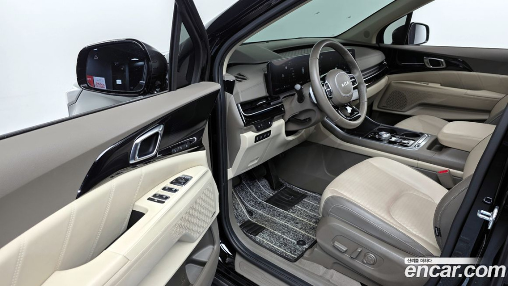 Kia Carnival 9-Seater Gravity, 2025