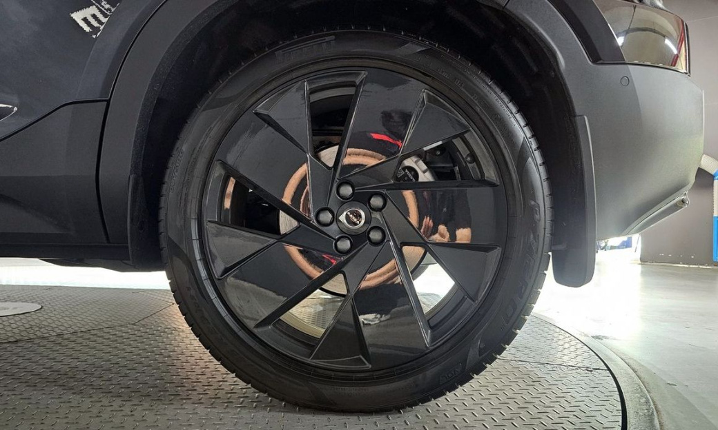 Volvo XC40 B4 Black Edition, 2025