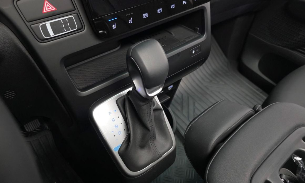 Hyundai Staria Tourer 9-Seater, 2025