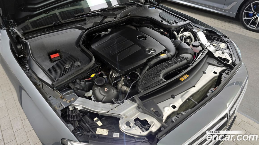 Mercedes-Benz E-Class E350 4MATIC Exclusive, 2023