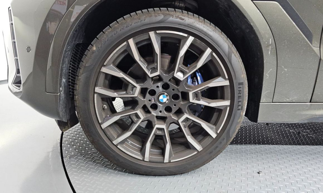 BMW X6 xDrive40i M Sport, 2025