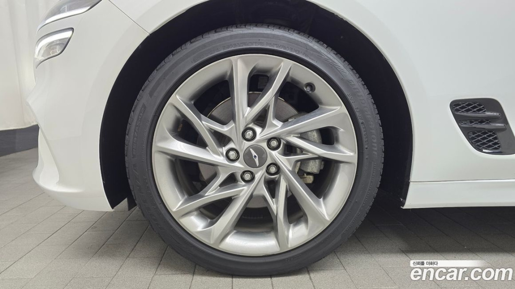 Genesis G70 Gasoline 2.0T 2WD, 2022