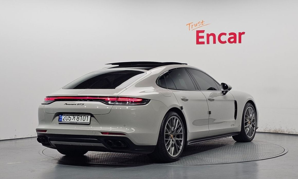 Porsche Panamera 4.0 GTS, 2023