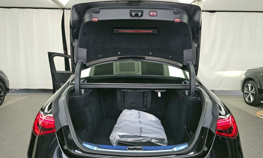 Mercedes-Benz S-Class S450L 4MATIC, 2023