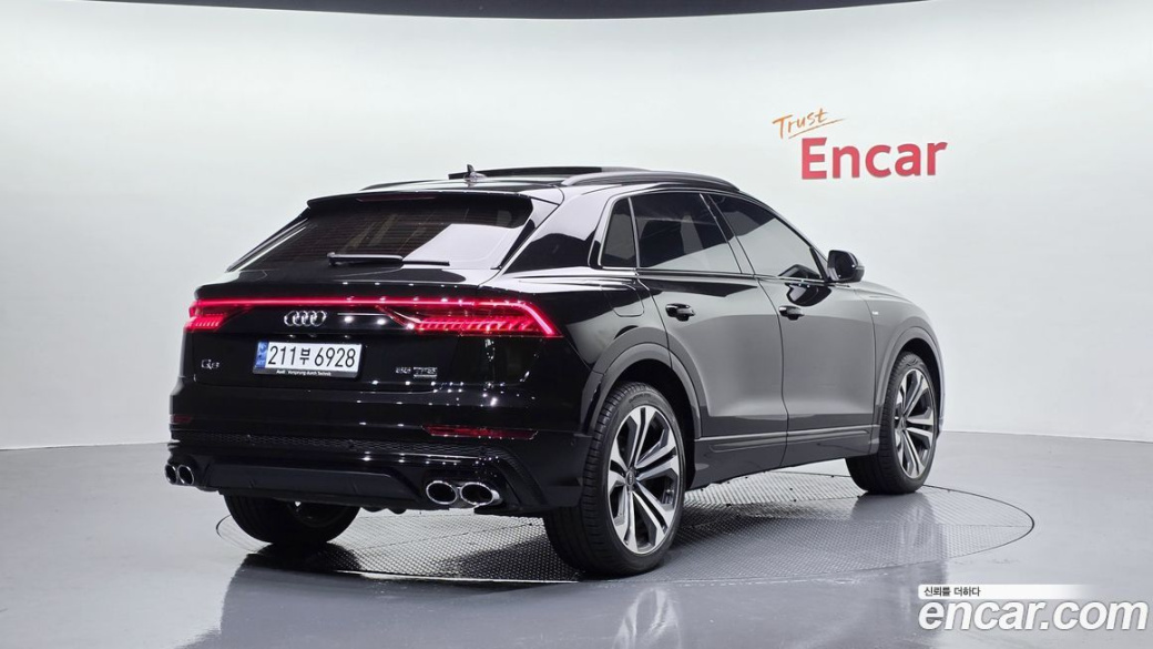 Audi Q8 55 TFSI Quattro Premium, 2023