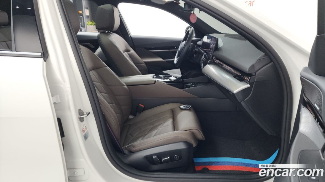BMW 5-Series 520i M Sport, 2024