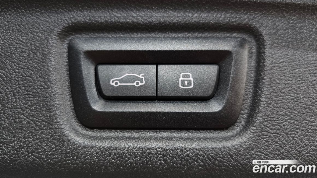 BMW 3-Series 320i Touring, 2024