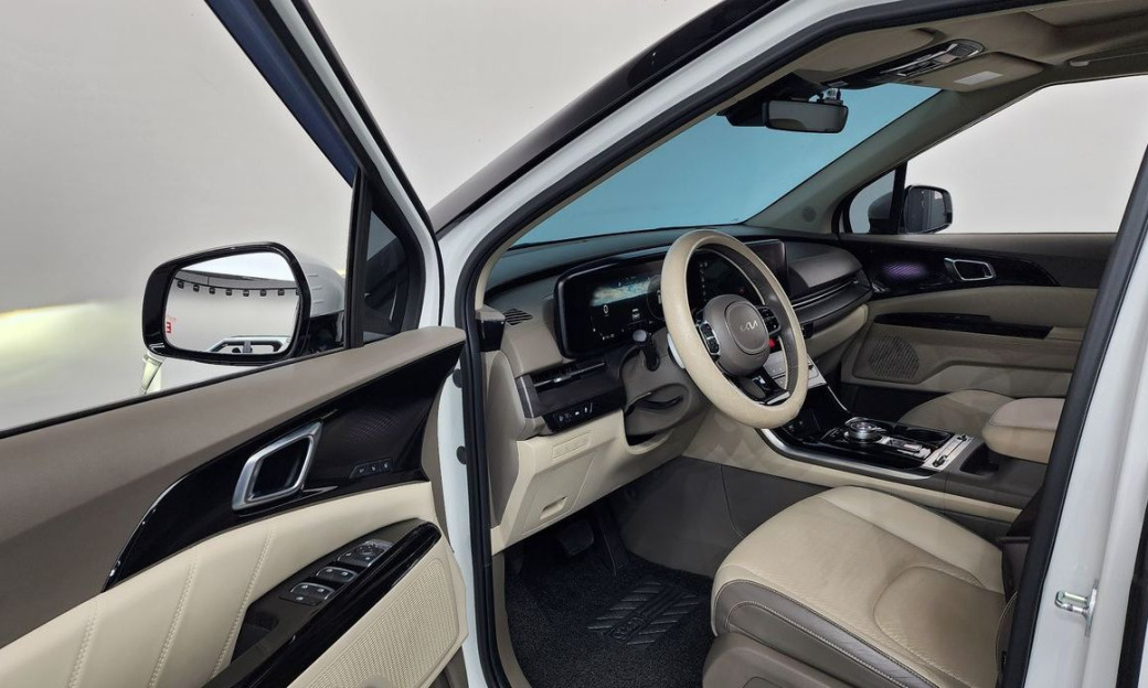 Kia Carnival 7-Seater Signature, 2022