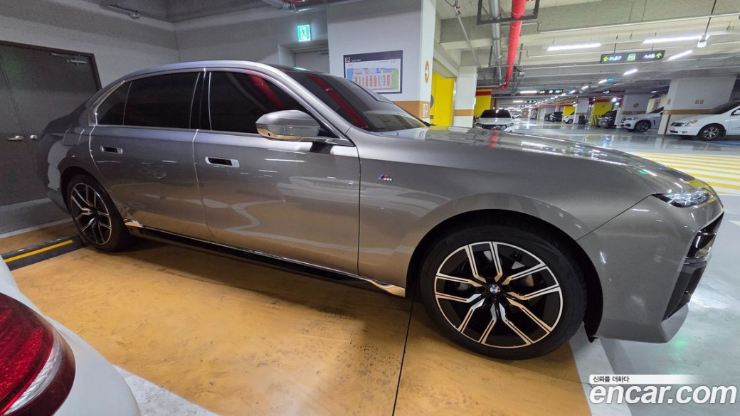 BMW 7-Series 740d xDrive M Sport, 2025