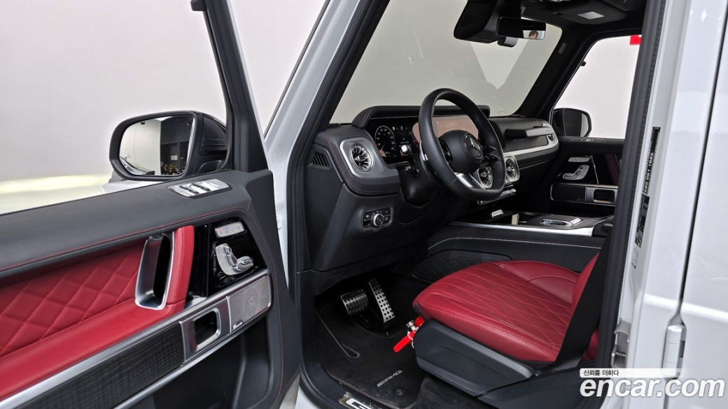 Mercedes-Benz G-Class G450d Manufaktur, 2025