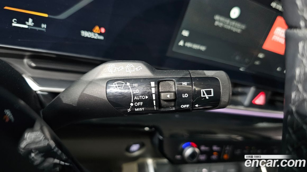 Kia Carnival 9-Seater Gravity, 2024