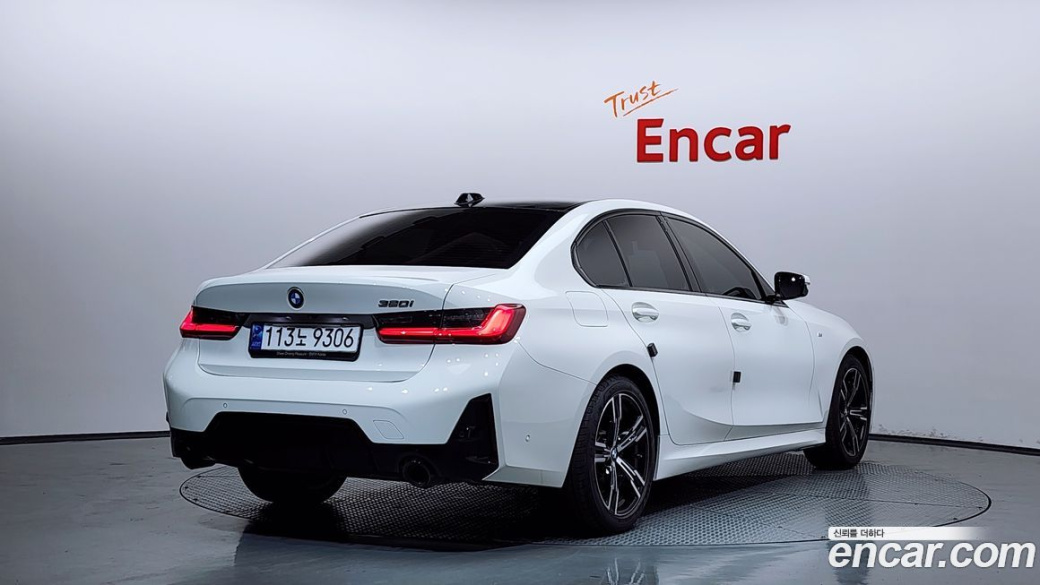 BMW 3-Series 320i M Sport, 2023