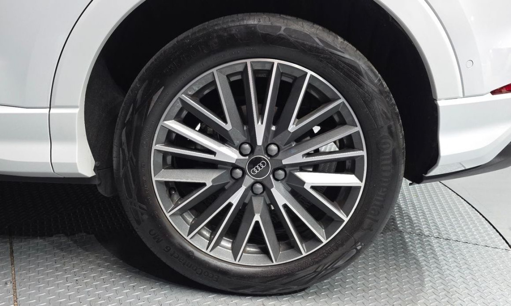 Audi Q3 35 TDI Premium, 2025