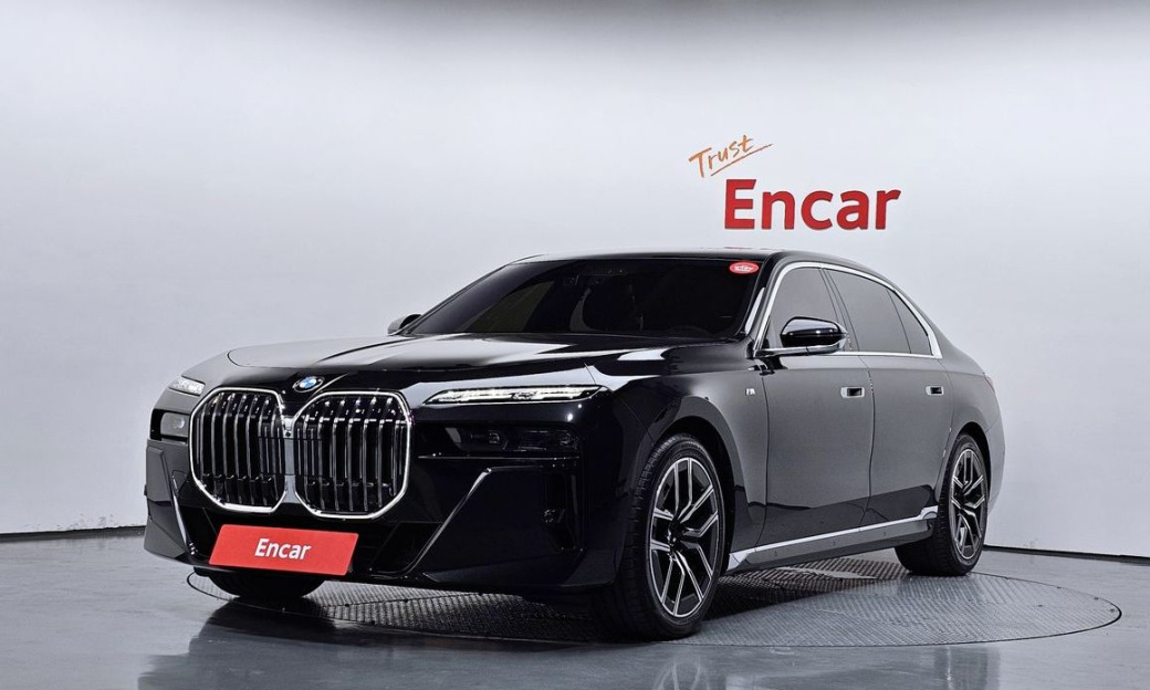 BMW 7-Series 740i xDrive M Sport, 2025