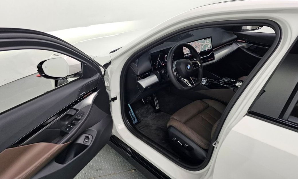 BMW 5-Series 520i M Sport, 2024