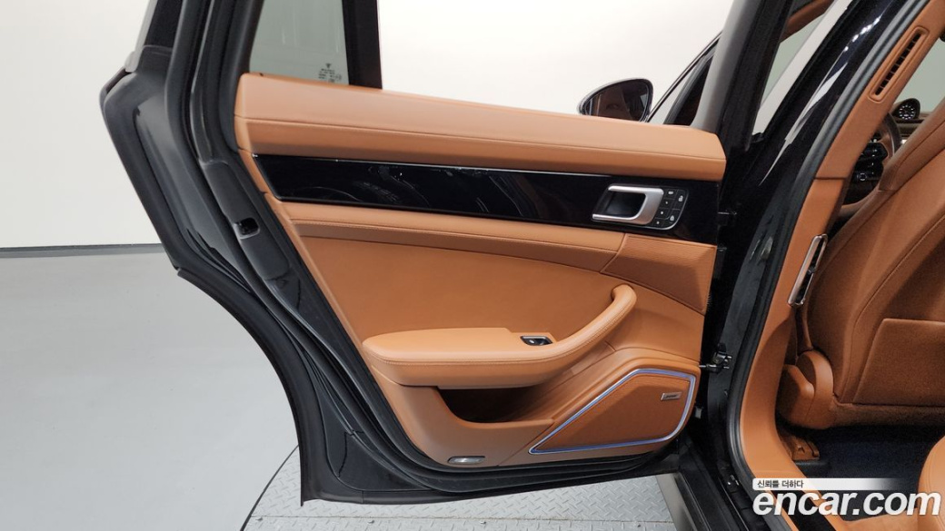 Porsche Panamera 2.9 AWD Platinum Edition, 2024